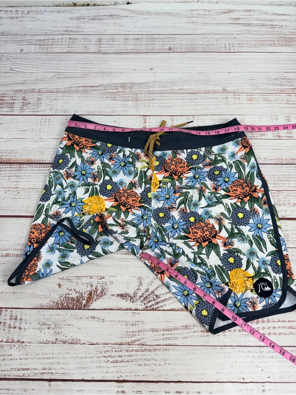 Quicksilver Men’s size 36 50th Anniversary Floral High Line Board Shorts